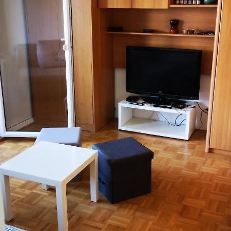 Corner Tower // Prijetno Stanovanje Za 4 Osebe + Free Parking Любляна Екстериор снимка