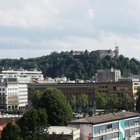 Corner Tower // Prijetno Stanovanje Za 4 Osebe + Free Parking Любляна Екстериор снимка