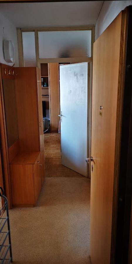 Corner Tower // Prijetno Stanovanje Za 4 Osebe + Free Parking Любляна Екстериор снимка