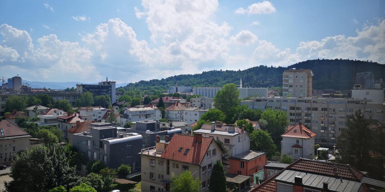 Corner Tower // Prijetno Stanovanje Za 4 Osebe + Free Parking Любляна Екстериор снимка